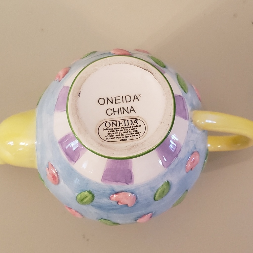 Oneida Mini Teapot - Picture 2 of 2